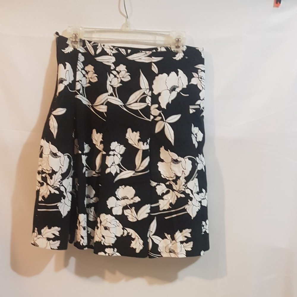 Suzy lined pleaded skirt
